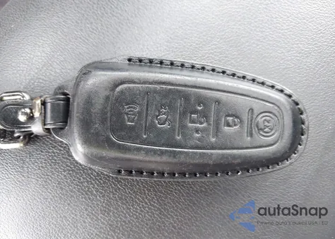 2017 Ford Escape Titanium z USA, uszkodzony, nr VIN 1FMCU9JD1HUC06323